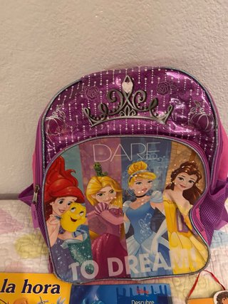 Lote libros infantiles. Mochila y cuadro de regalo