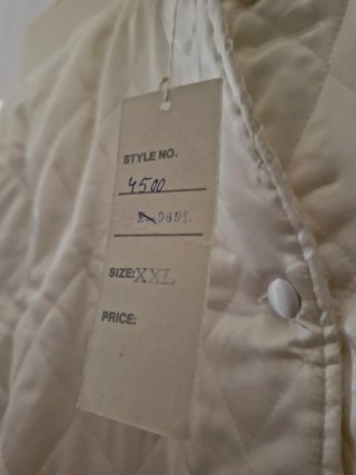 Bata vintage de satén acolchada T. XXL