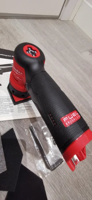 Lijadora Milwaukee M12