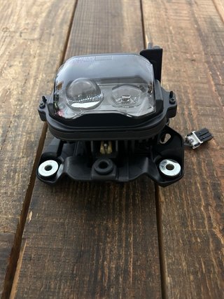 Faro Central Yamaha MT-07 2025