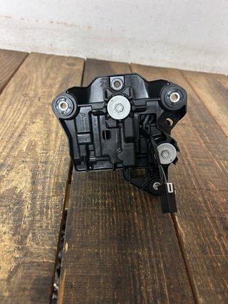 Faro Central Yamaha MT-07 2025