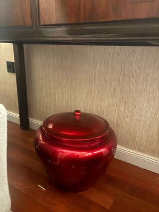Cuenco decorativo rojo para entrada