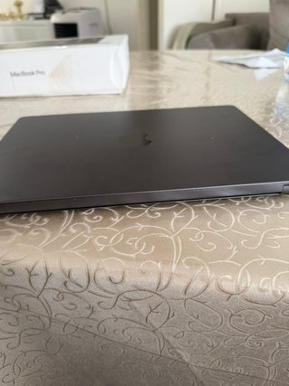 MacBook Pro M3 Pro 14 1TB SSD 18GB RAM