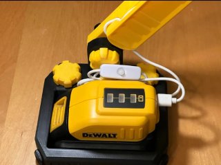 Lámpara Flexo DeWalt Articulada Taller