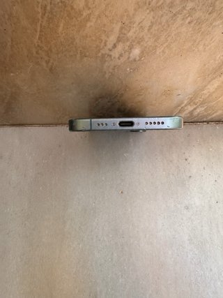iPhone 16 Verde