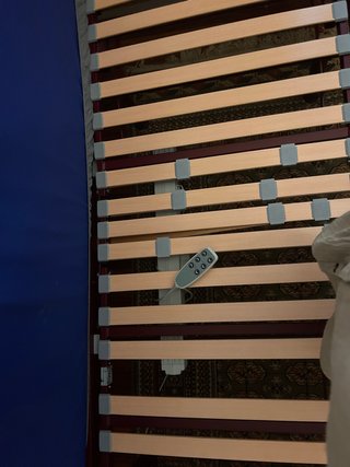 Cama articulada con cabecero madera