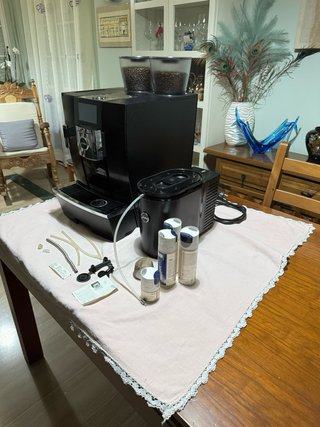 Cafetera Marca JURA GIGA Profesional de alta gama.