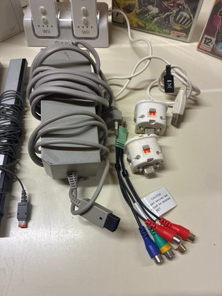 Nintendo Wii Blanca + Accesorios y Juegos