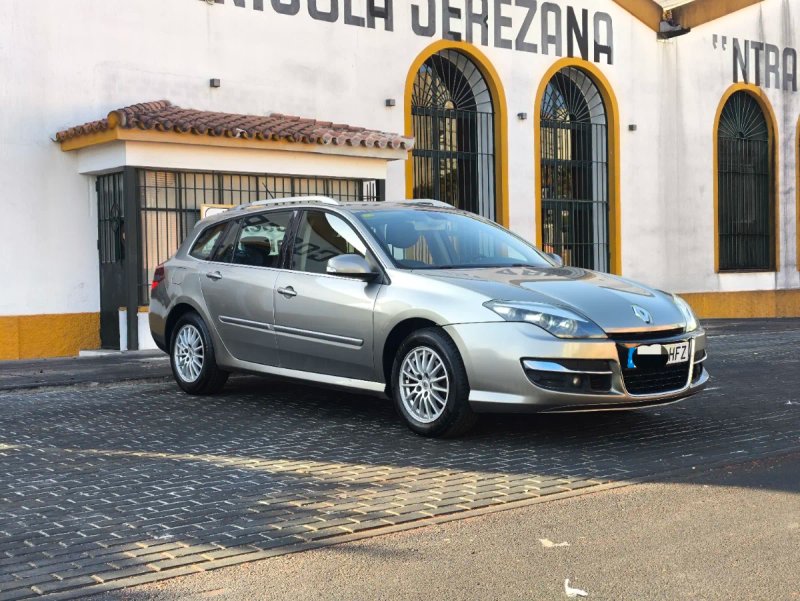 Renault Laguna 2011 - foto 1