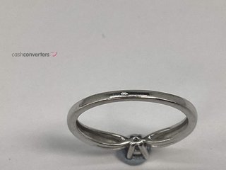 anillo oro 18k con piedra con diamante