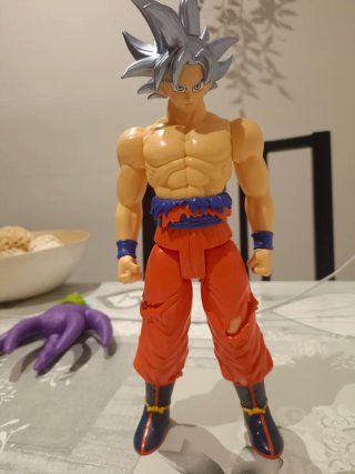 Muñeco Goku Ultra Instinto