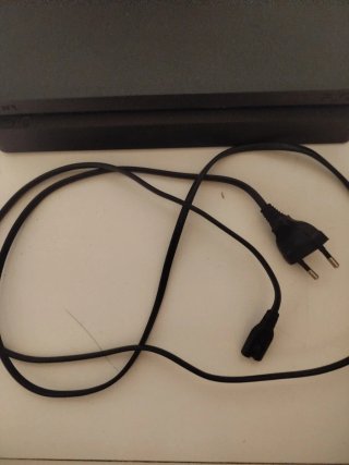 PS4 slim (PlayStation 4) Negra