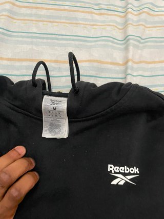 Sudadera Reebok Negra con Capucha