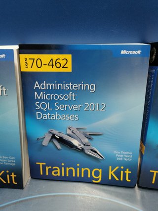 3 libros-Training Kit (Exam 70-461/ 70-462/ 70-463): Administering Microsoft