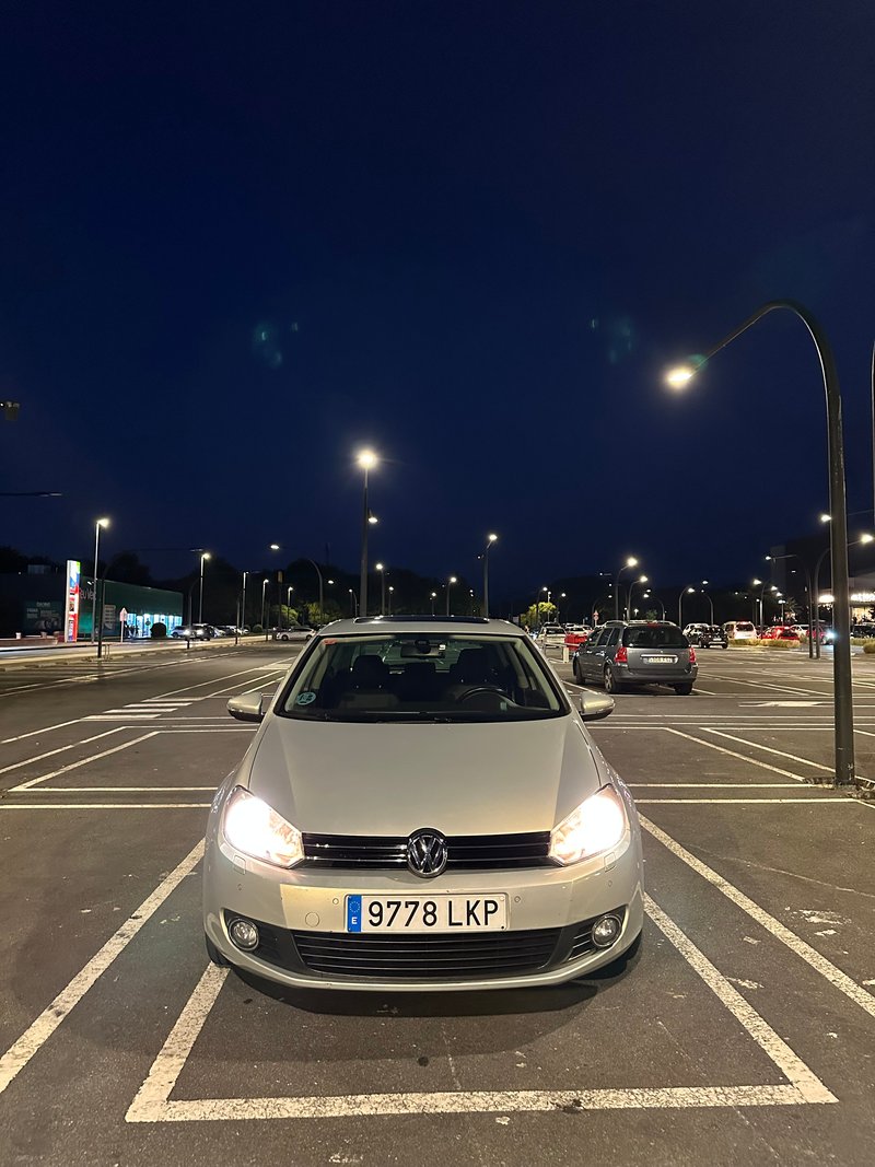 Volkswagen Golf 2010 - foto 1