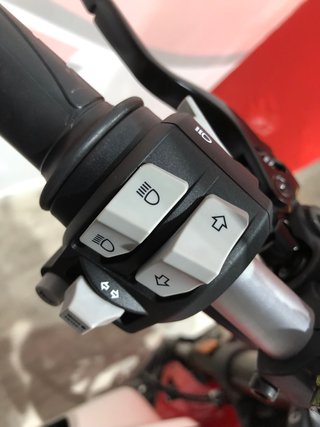 Ducati Scrambler Icon 2024 Roja/Plata