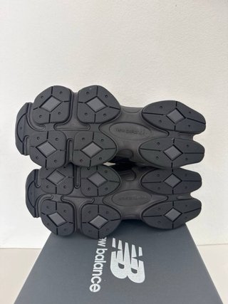 Zapatillas New Balance 9060 Negro/Gris Talla 38