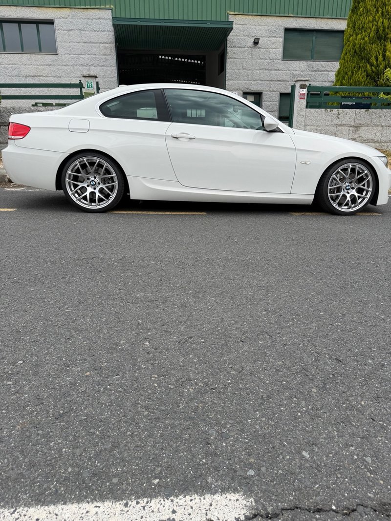 BMW 335i E92 pack M Unico propietario - foto 1