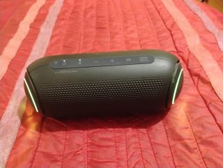 LG XBOOM Go Sonido Meridian Luces LED