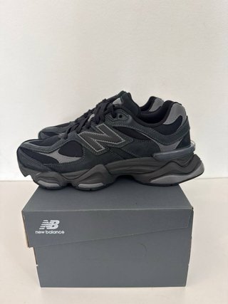 Zapatillas New Balance 9060 Negro/Gris Talla 40