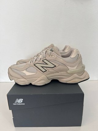 Zapatillas New Balance 9060 Beige/Gris Talla 43