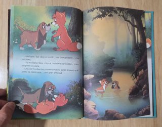 Clásico cuento Disney. "Tod y Toby". Salvat.