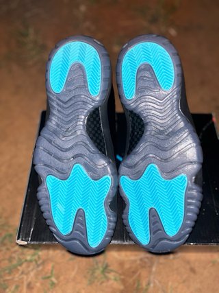 Jordan 11 Retro Negro Teal