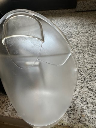 Cafetera Dolce Gusto con depósito agrietado