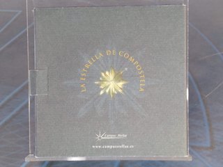 La Estrella Compostelana. Pulsera o collar de cuero y metal.