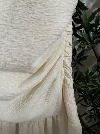 Vestido crema asimétrico talla s