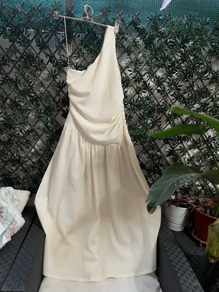Vestido crema asimétrico talla s