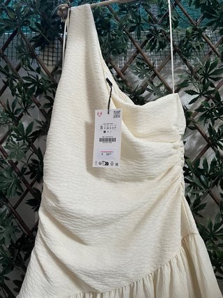 Vestido crema asimétrico talla s