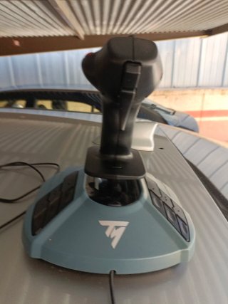 Thrustmaster TCA Airbus Sidestick y Quadrant