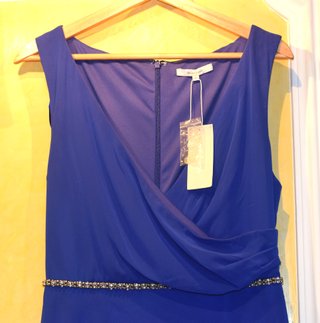Vestido largo azul con volantes