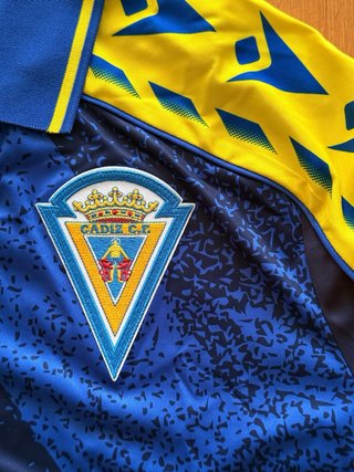 Camiseta Retro Cadiz CF Edición Limitada 25/26