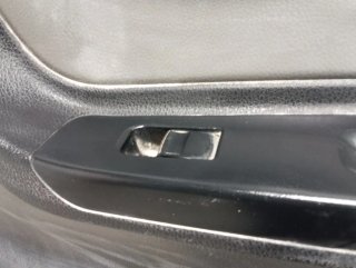 Puerta trasera derecha TOYOTA YARIS (P13)