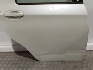 Puerta trasera derecha TOYOTA YARIS (P13)