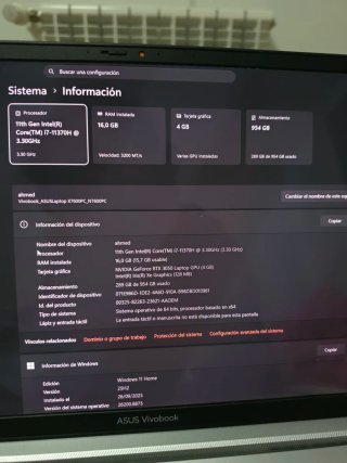 ASUS Vivobook i7 RTX 3050 16GB 1TB SSD Plata