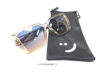 gafa de sol señora guess cat-eye transparente rosa/azul degradado