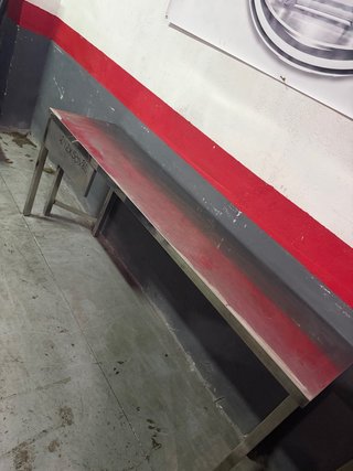 Mesa de acero 2.12x50x85 en buen estado