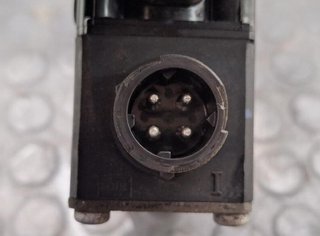 Valvula suspension renault 21083657 serie t 106717