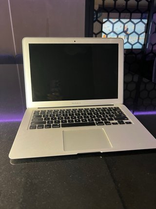 MacBook Air 13 (2017)