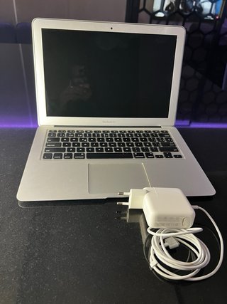 MacBook Air 13 (2017)
