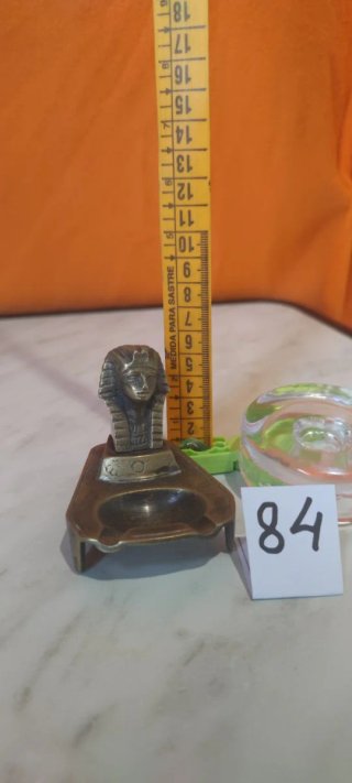 Figura de bronce estilo egipcio
