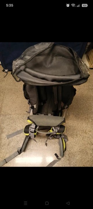 Mochila portabebés montaña estructura metálica