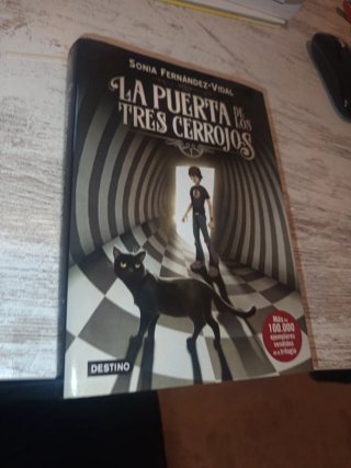 La puerta de los tres cerrojos