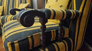Conjunto clásico de sofá y 2 sillones