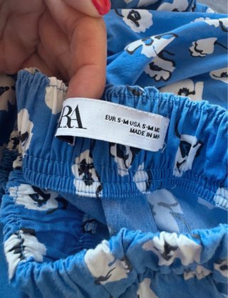 Falda larga Zara vuelo floral azul S