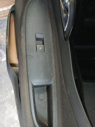 MANDO ELEVALUNAS DELANTERO DERECHO Opel Mokka X (2016->)