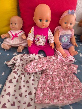Lote de 3 muñecas bebé y ropa